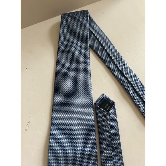 Nautica Men's Tie 100% Silk Tie Blue with Small Dots Gently Used Retail $55 - Picture 2 of 8